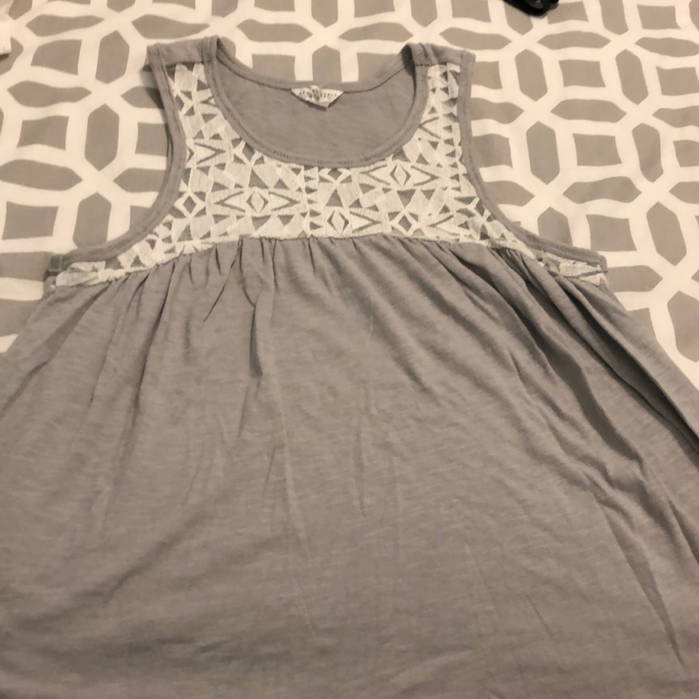 gray and white pattern tank top
